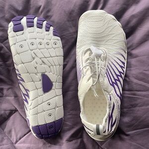 Peak Performance Athletic Shoes in White and Purple